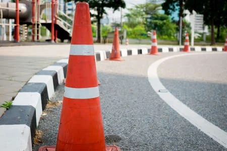 Traffic Cone yang Mencolok dan Krusial Demi Keselamatan Bersama Saat Bekerja